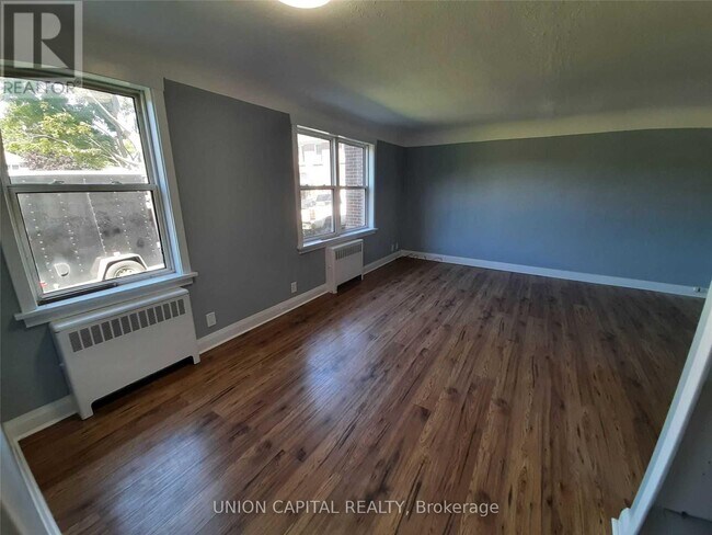 Photo du bâtiment - 32 Lasalle Ct