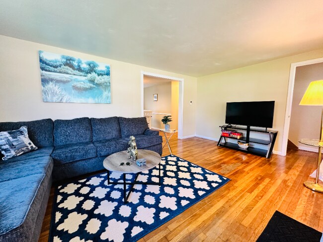 Building Photo - 406 Eden Dr