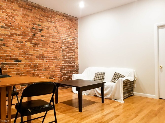 Building Photo - 9 Albemarle St
