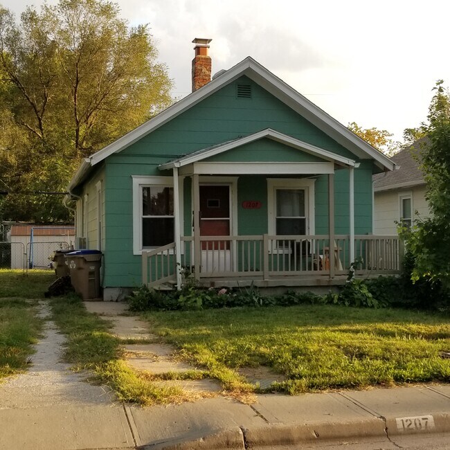 Building Photo - 1207 E. 23RD AVE