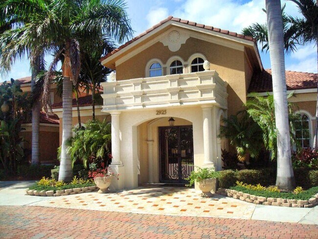 Foto del edificio - 619 Villa Cir