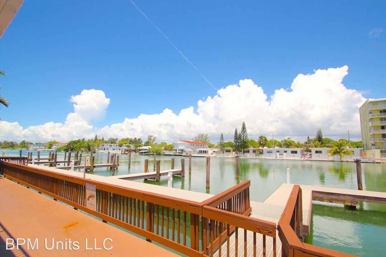 Primary Photo - 7930-7950 Tatum Waterway Dr
