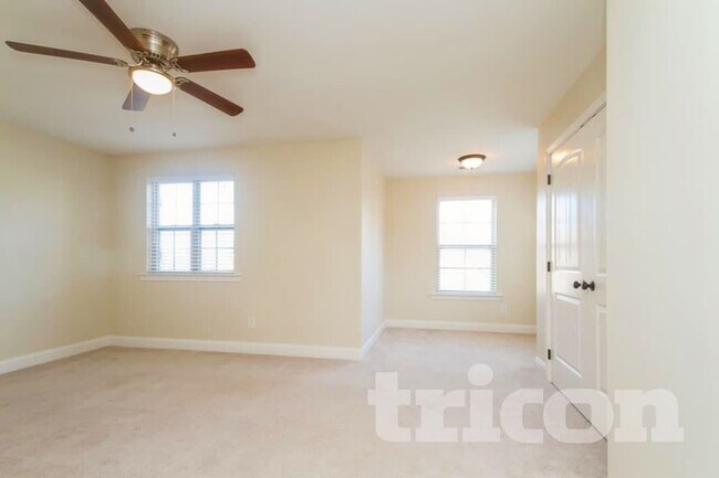 Foto del edificio - 130 Cobbler Cir