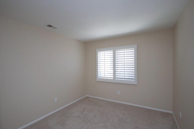 Building Photo - 1074 Rocton Dr