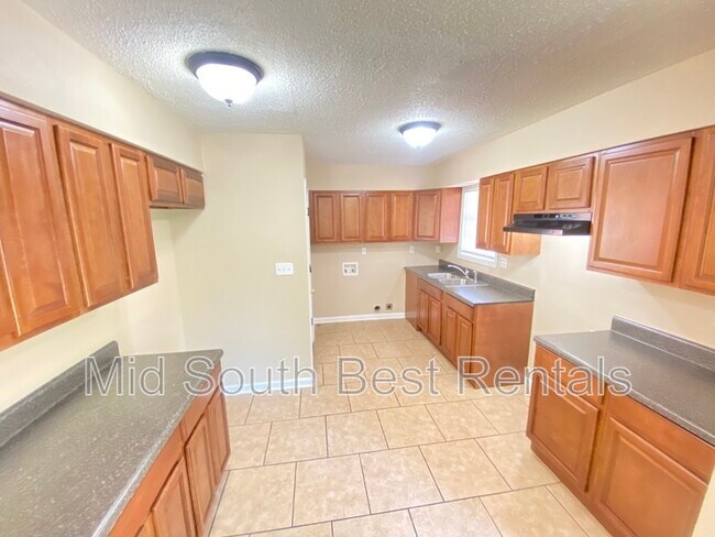 Building Photo - 650 Burdette Ave