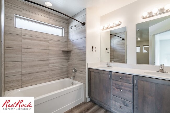 Building Photo - Adorable Stand Alone 4 Bedroom Corner Unit with Fully Fenced Backyard. Small Dogs Welcome.