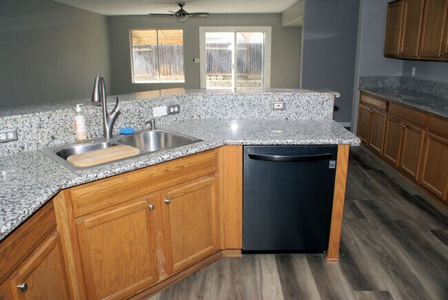 Building Photo - 517 Osprey Dr