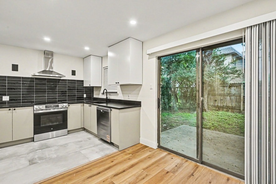 Photo - 2101 Mistletoe Avenue Unit