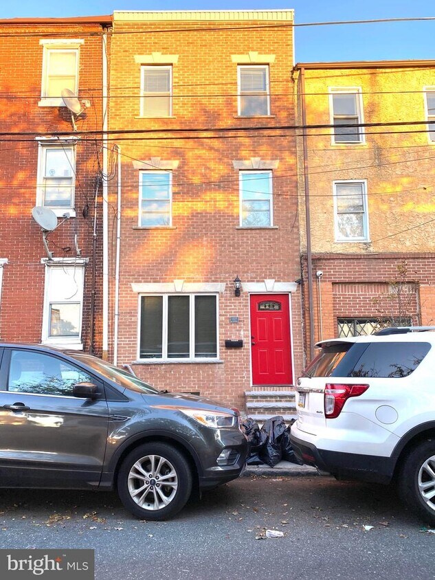 Primary Photo - 1027 S 10th St