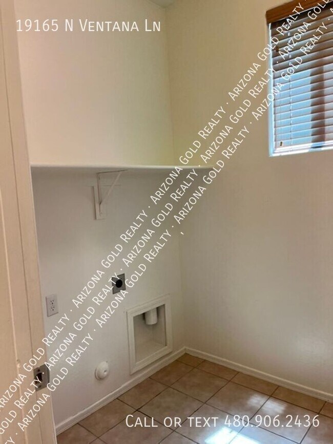Building Photo - 19165 N Ventana Ln