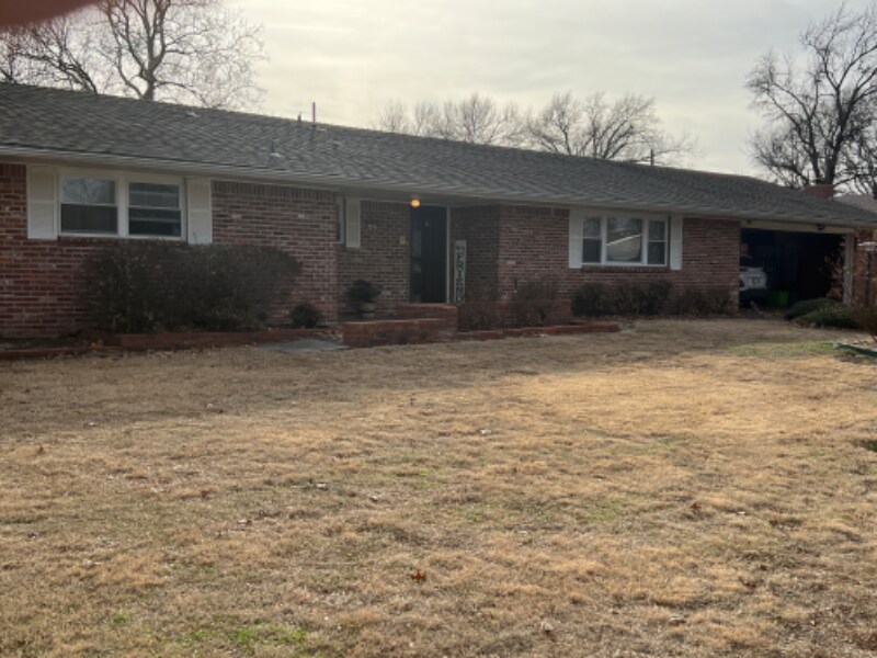 Primary Photo - 2023 Meadow Ln Pl