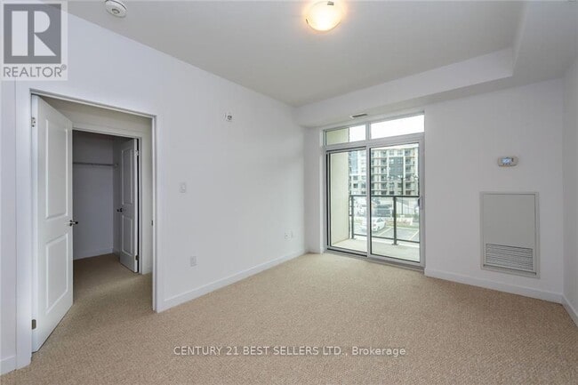 Building Photo - 125-125 Shoreview Pl