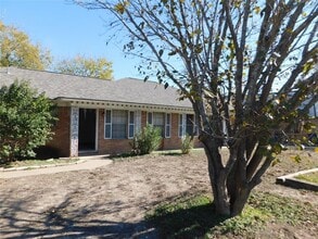 Building Photo - 3601 Catalina Dr