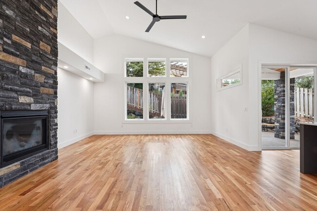 Building Photo - 1236 Parkside Ave