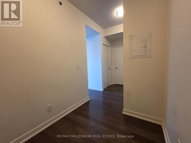 Building Photo - 225 Sackville St