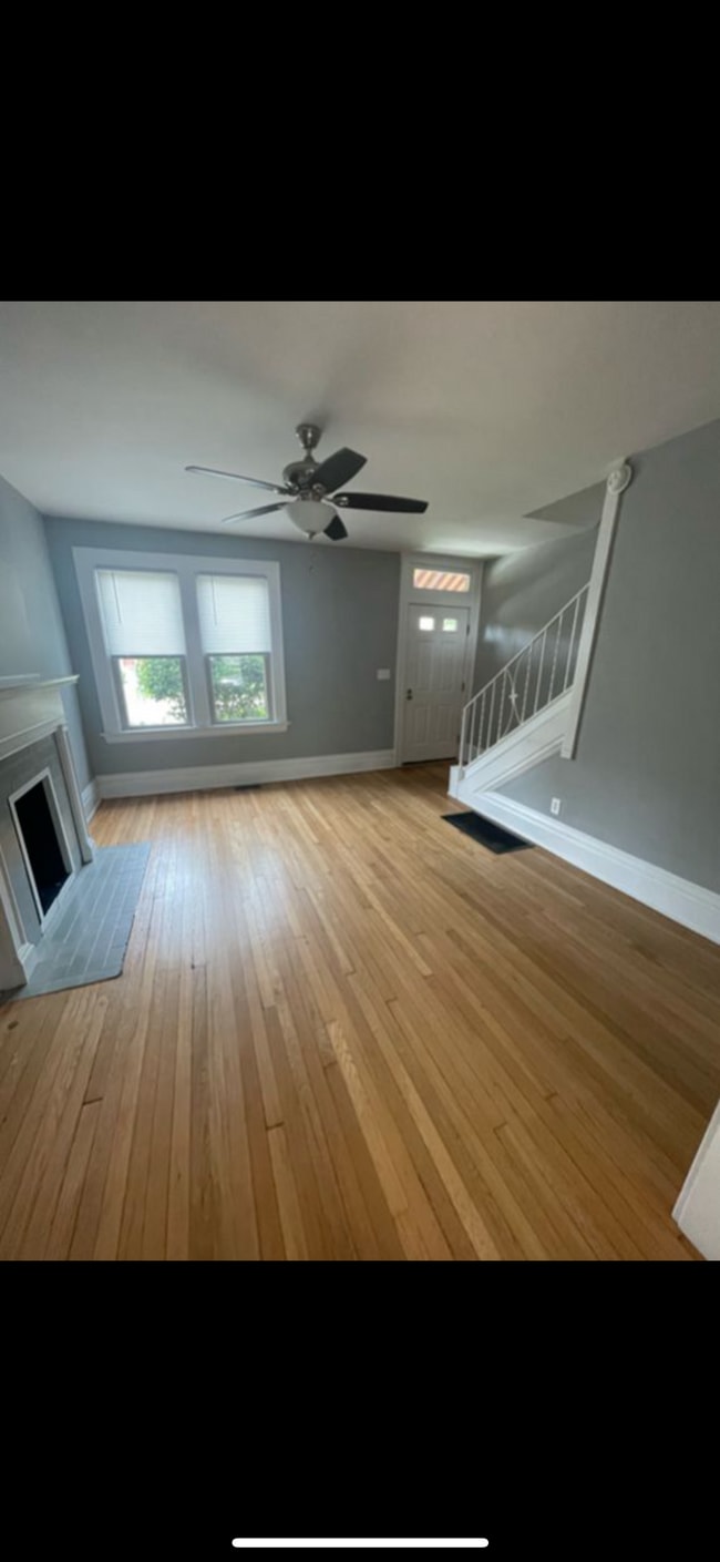 Building Photo - 526 S Drexel Ave