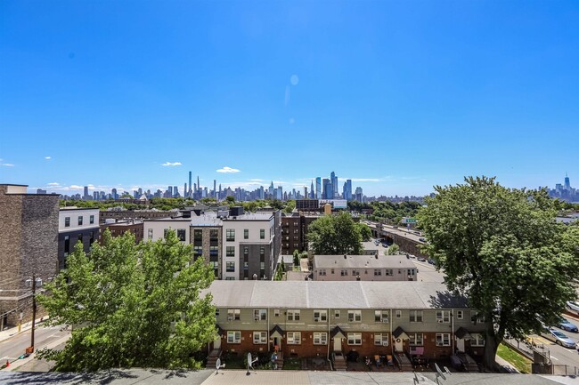 Foto del edificio - 3312 Hudson Ave