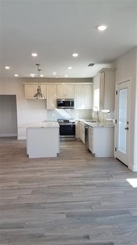 Building Photo - 701 Sharon Ln