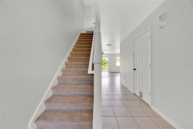 Foto del edificio - 540 Cresting Oak Cir