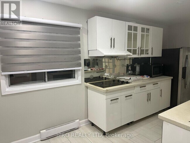 Building Photo - 32 Hindquarter Ct