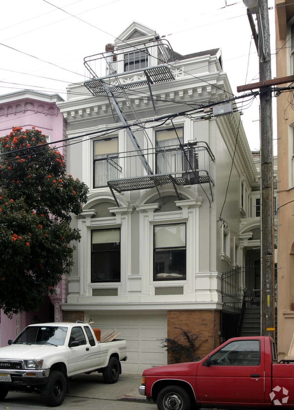 Building Photo - 1867 Page St