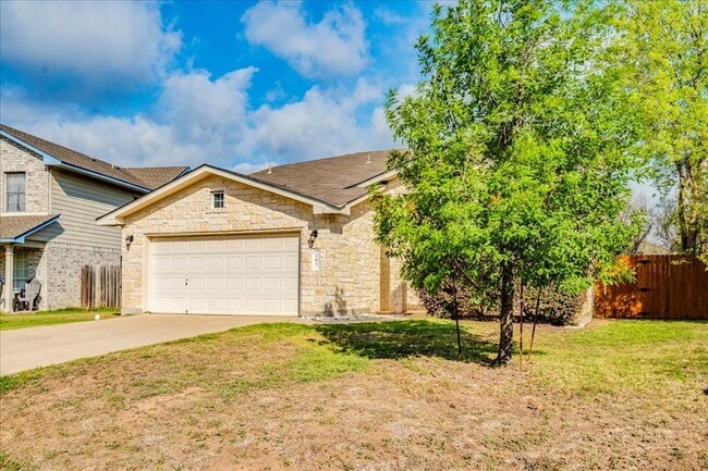 Building Photo - 267 Carolyns Way