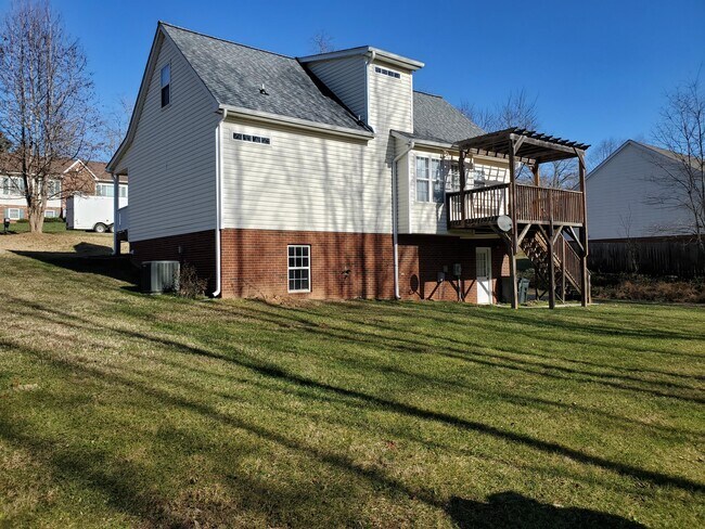 Building Photo - 6868 Salem Quarter Rd