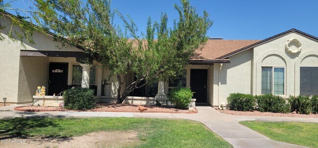 Foto del edificio - 8140 N 107th Ave