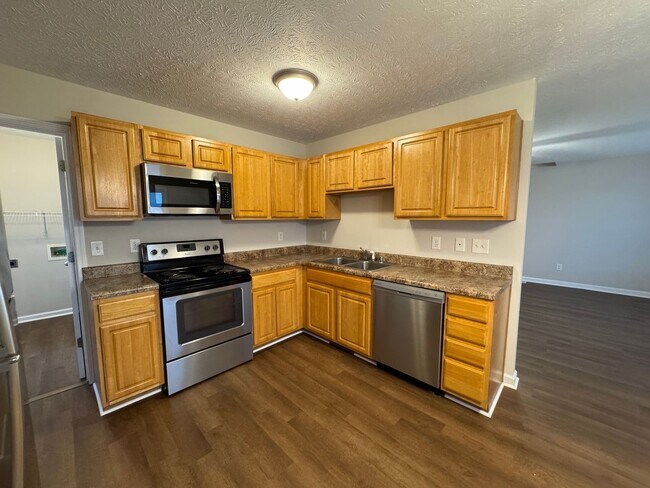 Foto del edificio - Spacious 3 bedroom, two bathroom home close to GM, Magna and Industrial Park