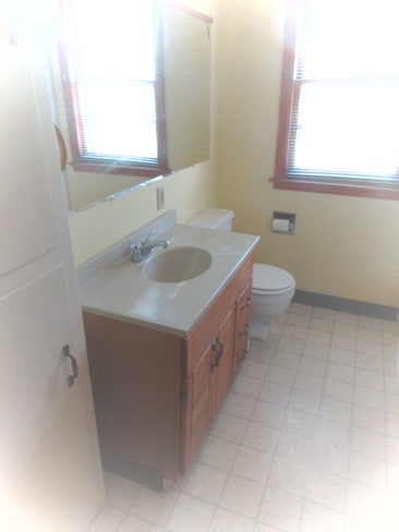 bathroom - 831 S 17th St