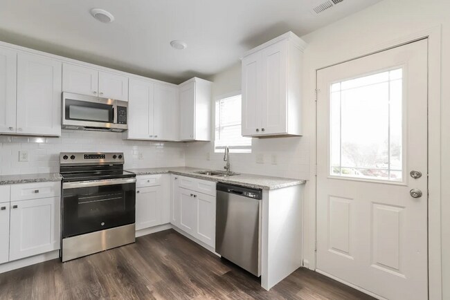 Building Photo - 297 Maynard S Dr