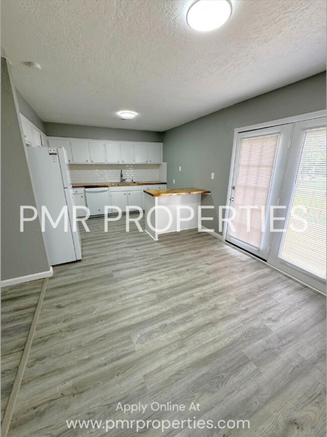 Foto del edificio - 4 Bedrooms/2 Bathrooms House