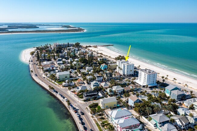 Foto del edificio - Fully Furnished Beach Escape – Gulf Views & Coastal Vibes 2 Beds | 2 Bath