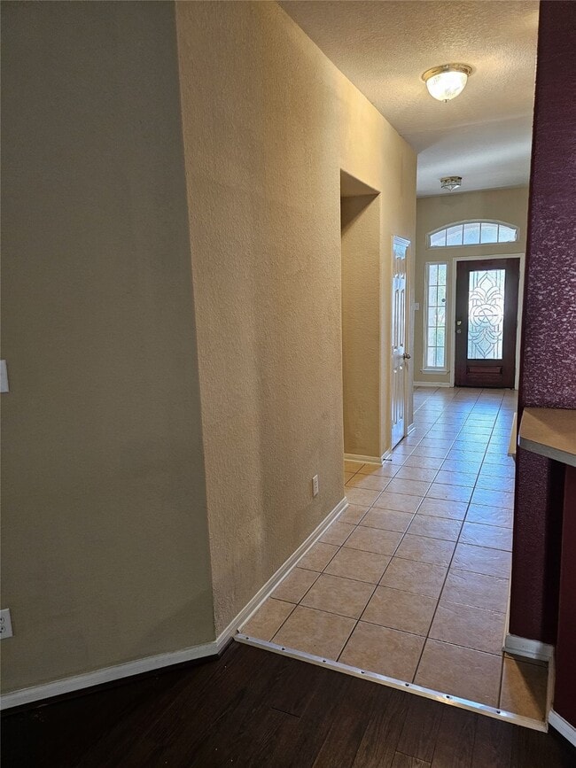 Building Photo - 17202 Timber Cliff Ct