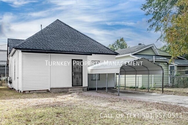 Building Photo - 1615 Maple St