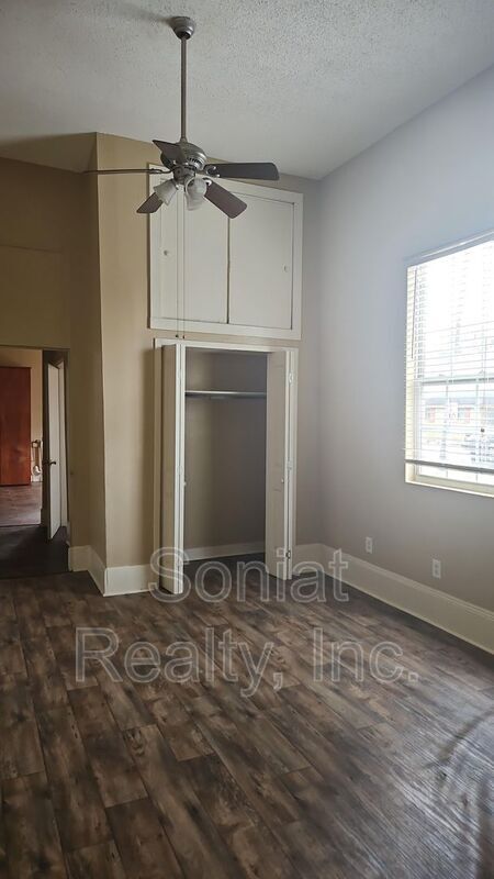 Building Photo - 1501 Clouet St