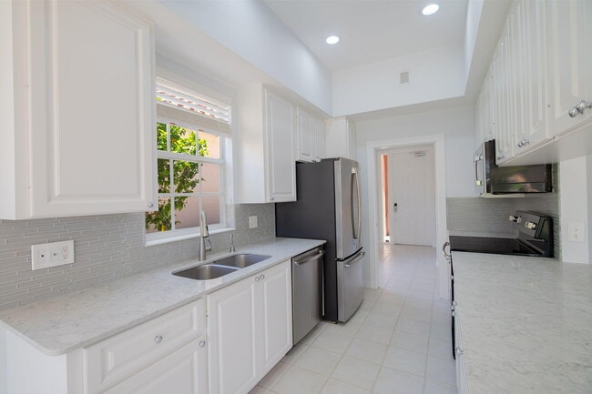 Building Photo - 4786 Blossom Dr