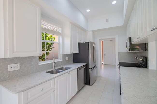 Foto del edificio - 4786 Blossom Dr