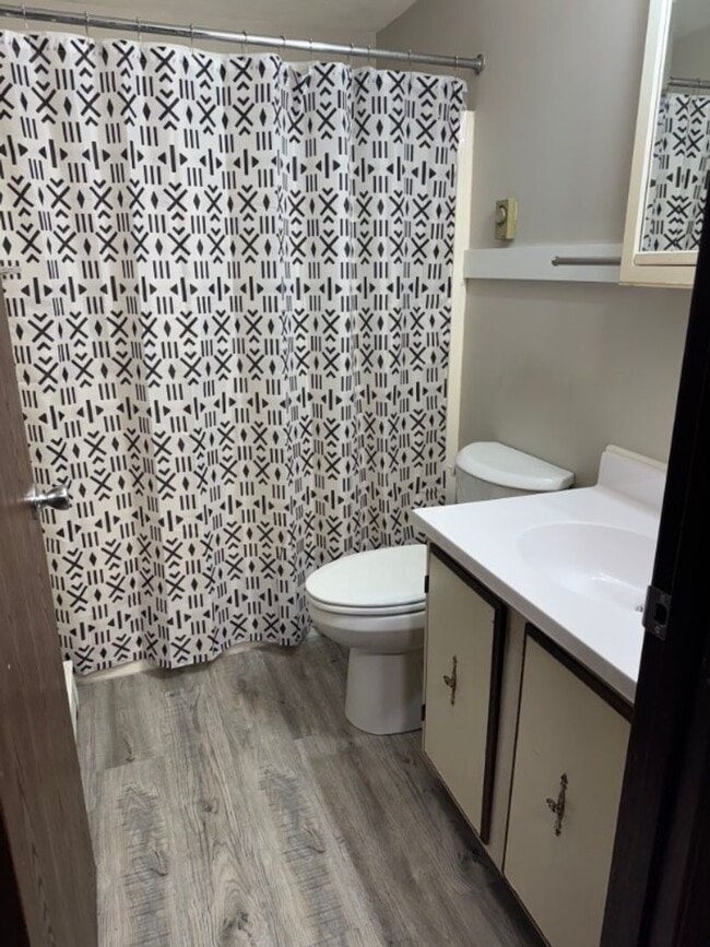 Building Photo - Comfortable & Affordable 2BR Apartment – Cascade, Iowa