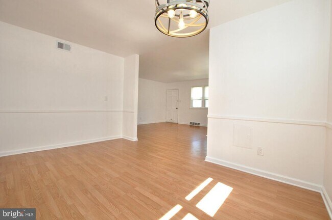 Foto del edificio - 432 N Coles Ave