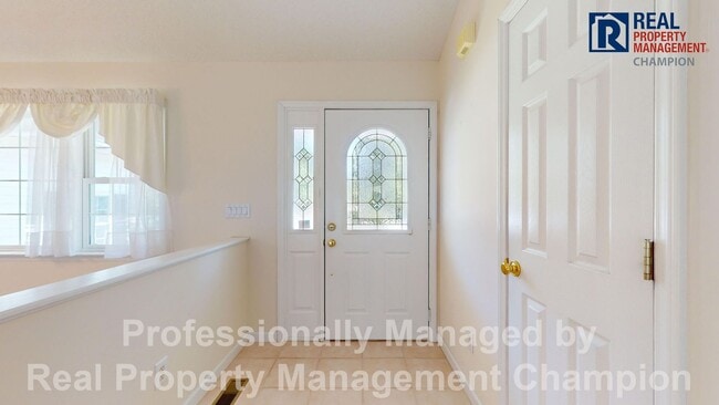 Building Photo - Vintage 3 Bedroom 2 Bathroom in the coveted Fairfield Harbour Subdivision!