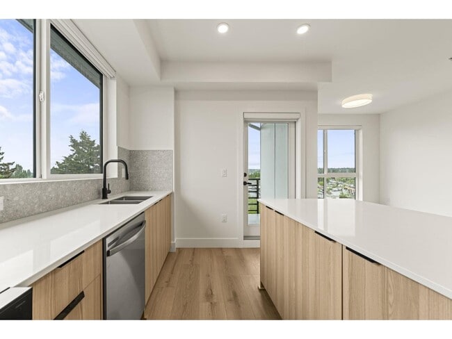 Building Photo - 20769 Fraser Hwy