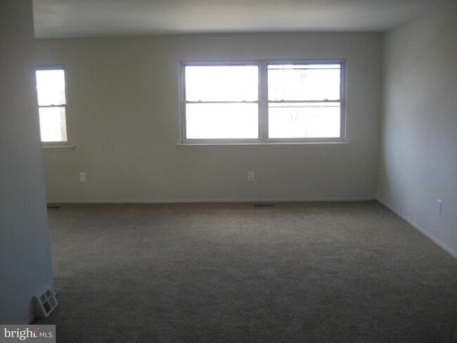 Building Photo - 7913 Fairfield St