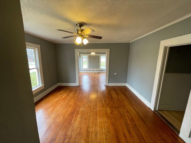 Building Photo - Remodeled Waterside Home