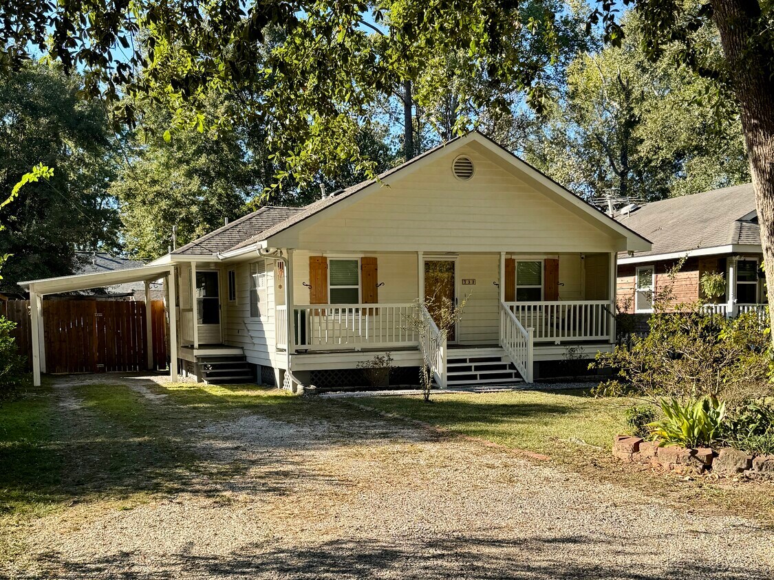 Primary Photo - 732 Wilkinson St