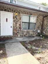 Building Photo - 151 Scottwood Dr SE