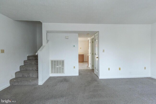 Foto del edificio - 160 Stadium Cir