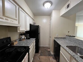 Building Photo - 10075 Westpark Dr
