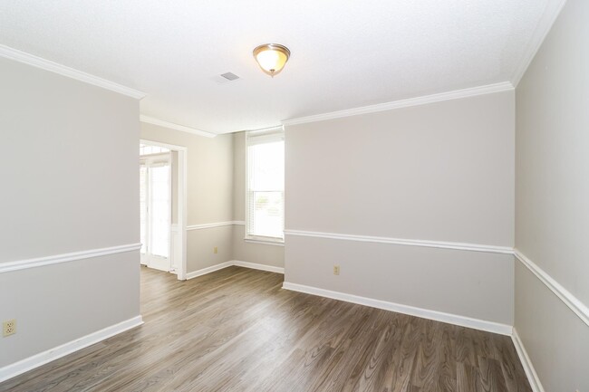 Building Photo - 6753 Devenshire Ln