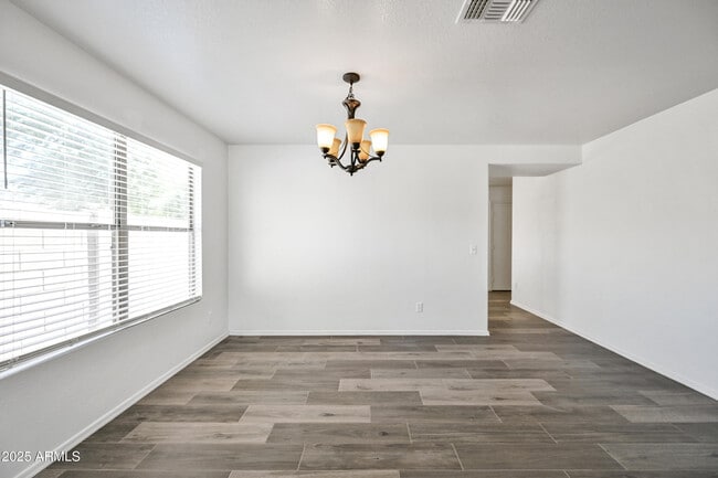 Building Photo - 225 E Gwen St